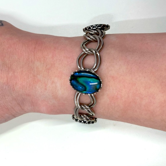 Jewelry - Gorgeous Y2K Abalone Shell and Chain Bracelet with Clasp